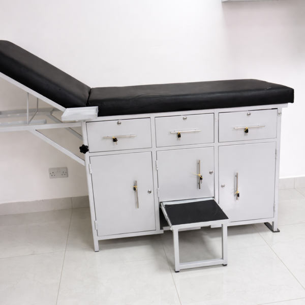 Examination Coach with Lockers